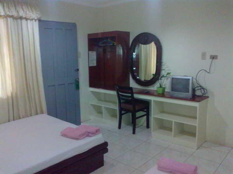Queen\'S Beach Resort Manoc-Manoc Eksteriør bilde
