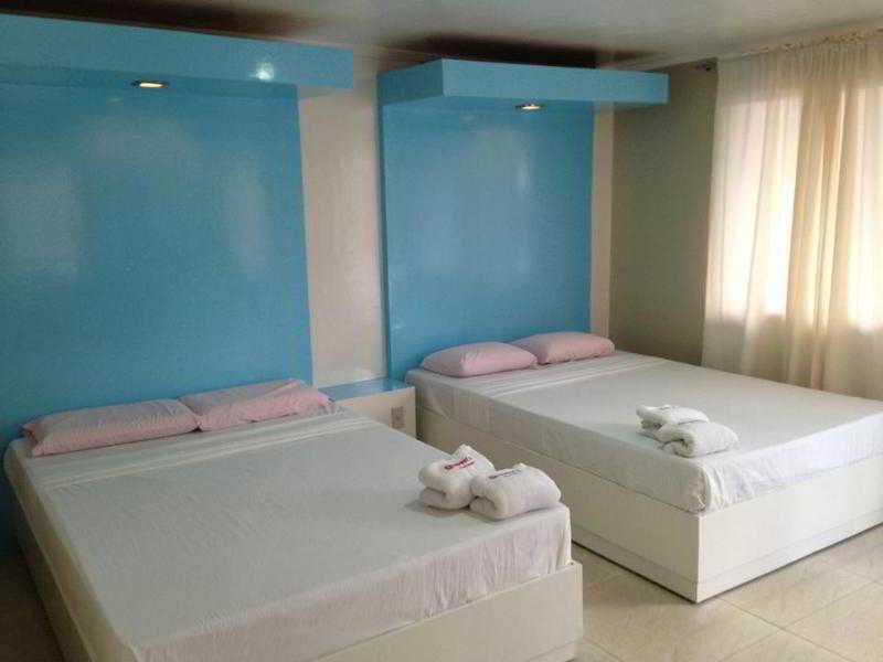 Queen\'S Beach Resort Manoc-Manoc Eksteriør bilde