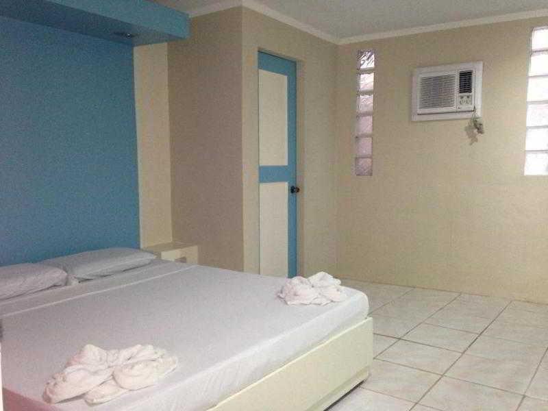 Queen\'S Beach Resort Manoc-Manoc Eksteriør bilde