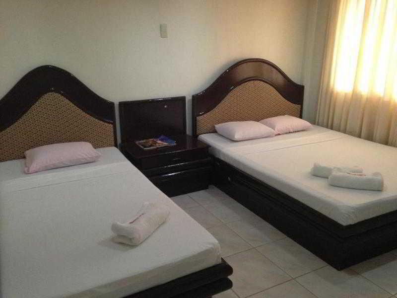 Queen\'S Beach Resort Manoc-Manoc Eksteriør bilde